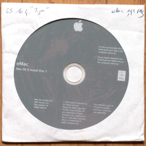Apple Macintosh • eMac PowerPC G4 • 1.42 Mhz • Set d'installation • Install software • OSX 10.4 • Tiger