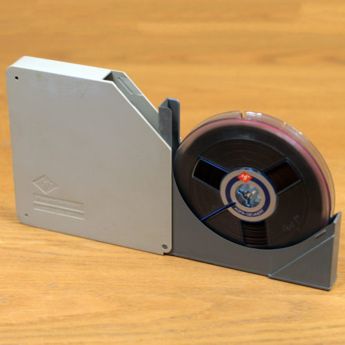 Agfa-Gevaert • Bande magnétique avec boîtier • Magnetonband • Magnetic tape with box • Ø 13 cm • Occasion