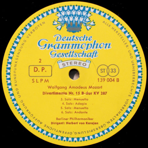 Mozart • Eine Kleine Nachtmusik (Petite musique de nuit) – KV 525 • Divertimento – KV 287 • DGG SLPM 139 004 • 1965 • Berliner Philharmoniker • Herbert von Karajan