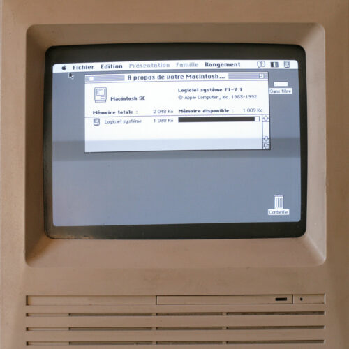 Apple Macintosh SE • Motorola 68000 • 8 MHz • RAM 2 MB • M5511 • Hard drive 52 MB • Quantum Prodrive LP52S