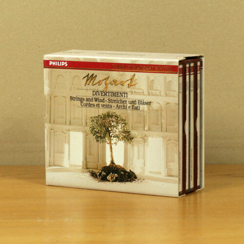 Mozart • Complete Mozart Edition – Vol 4 • Divertimenti (cordes et vents) • Divertimenti (strings and wind) • Philips 422 504-2 • Academy of St. Martin-in-the-Fields chamber ensemble