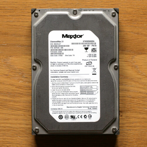 Maxtor • Apple Macintosh • Disque dur • Hard drive • DiamondMax 21 • STM3250820A • 3.5” • 250 Go • PATA • IDE • 7200 r.p.m.