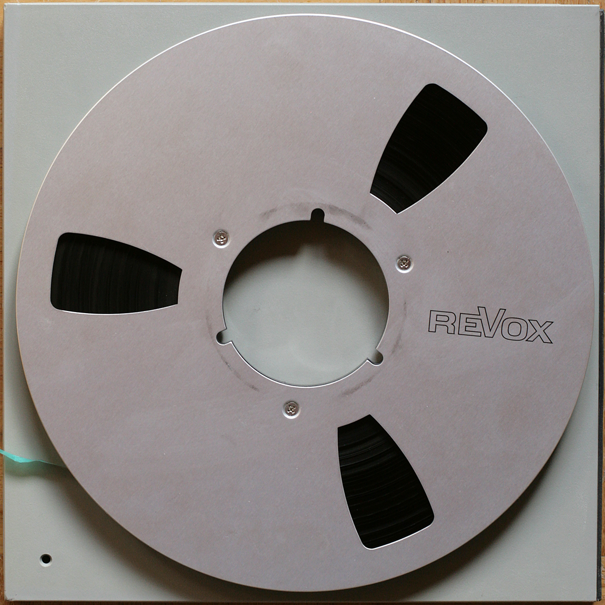 Revox Mastering Tape 631 • Bande magnétique avec bobine métallique alu • Sound recording tape with alu metal reel • Tonband mit Alu-Metallspule • Ø 26.5 cm • NAB • Occasion • Used
