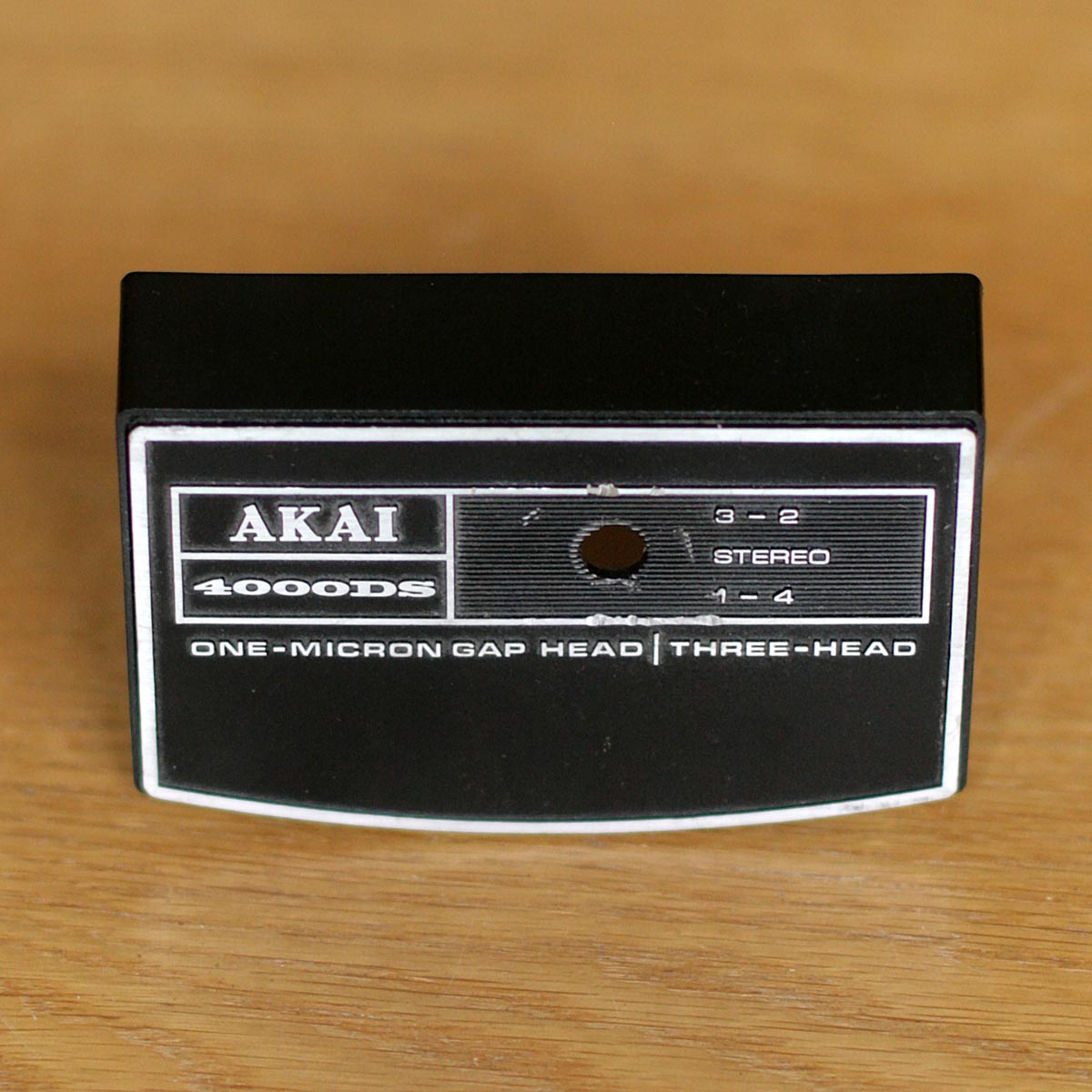 Akai • Magnétophone 4000DS • Tape deck • Cache pour têtes d'enregistrement/lecture • Headcover • Tonkopfabdeckung • Akai SC481037 • Spare part