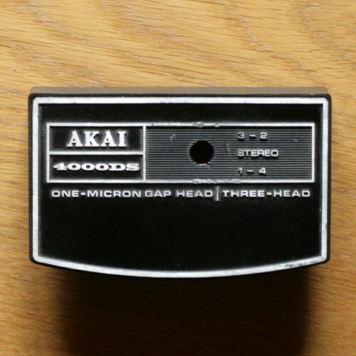 Akai • Magnétophone 4000DS • Cache pour têtes d'enregistrement/lecture • Headcover • Tonkopfabdeckung • Akai SC481037 • Spare part