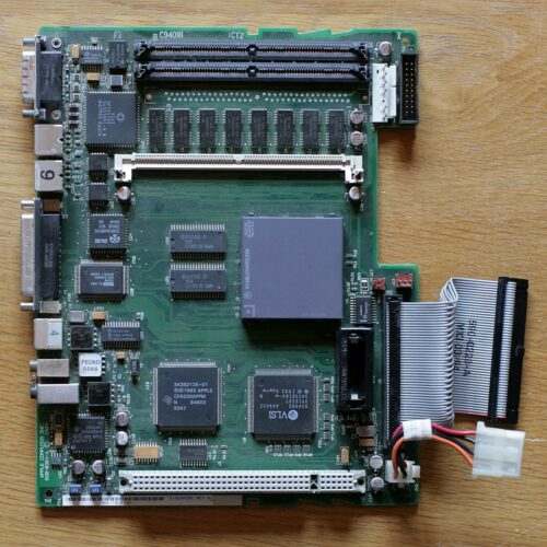 Apple Macintosh • LC 475 • Carte mère • Motherboard • 820-0364-A • Motorola 68LC040 • 25 MHz