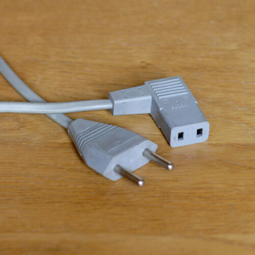 Revox • Tandberg • Korg • Roland • Cordon d'alimentation • Power cord • Netzkabel • 2.5 m • Occasion