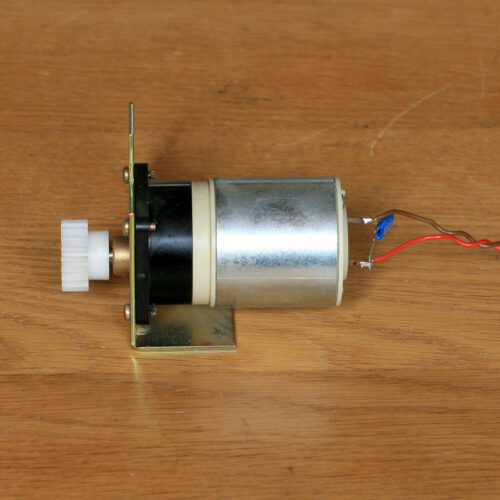 Revox • Lecteur CD • CD-player • B225 • Maxon 2140.934-23 111 • Moteur tiroir CD + roue dentée • CD load motor + gear • Spare part