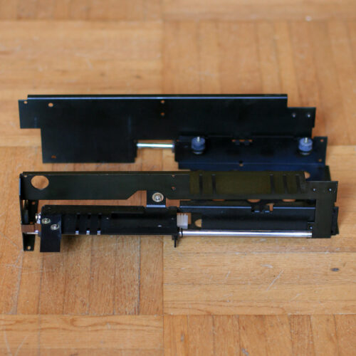 Revox • Lecteur CD • CD-player • B225 • Tiroir + crémaillère + supports + guides • Drawer + toothed rack + holders + guide rods • Studer/Revox 1.769.100-41 • Spare part