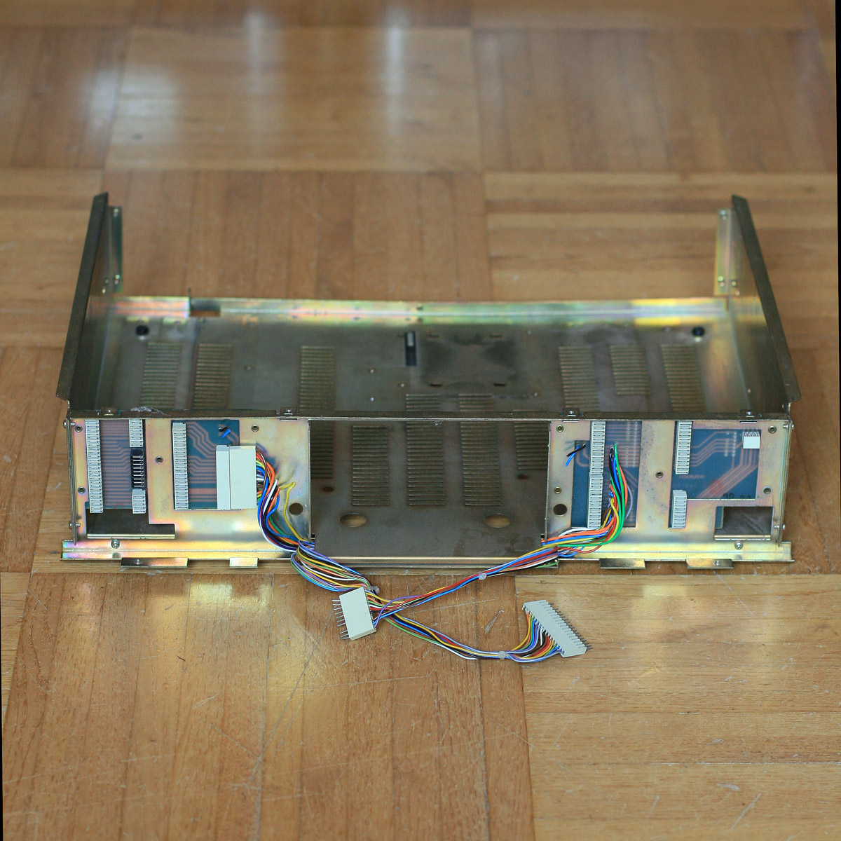 Revox • Lecteur CD • CD-player • B225 • Châssis + pieds • Chassis + feet • Studer/Revox 1.769.102-01 • Spare part