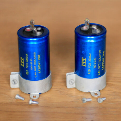 Quad 303 • Amplificateur • Power amplifier • Lot de 2 condensateurs de filtrage • Set of 2 filter capacitors • ITT • Red Pos 2200 µF/100 V • KA3173AT 7818 • Spare part