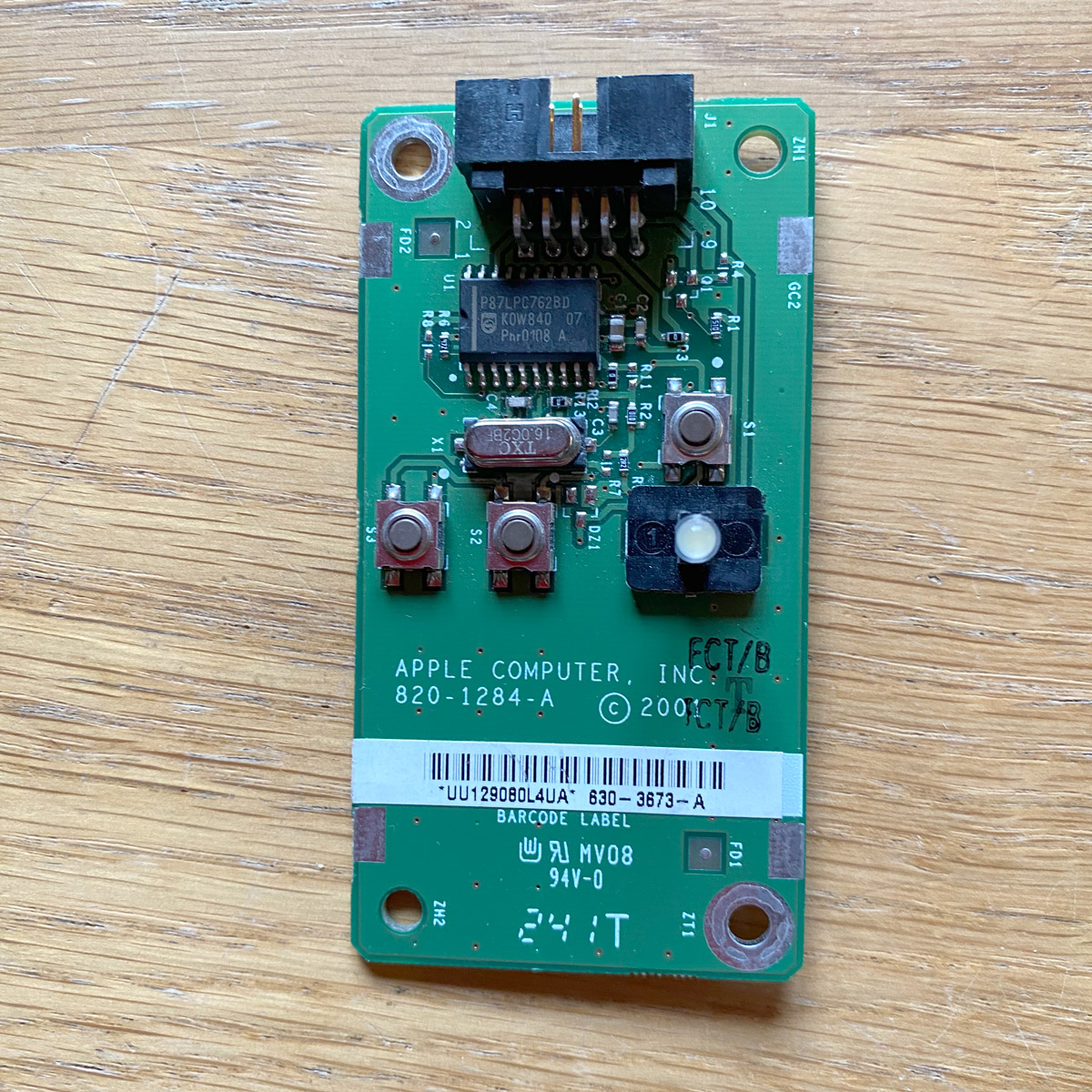 Apple Macintosh • PowerMac G4 • Carte bouton d'alimentation • Power button card • Part # 820-1284-A